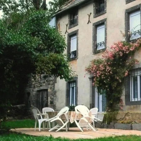 Maison Murol, 4 Pieces, 6 Personnes - Fr-1-395-45 Murol